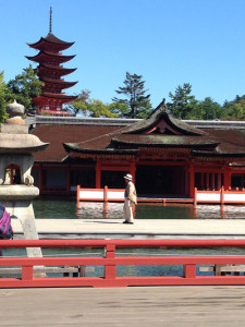 客神社と五重塔
