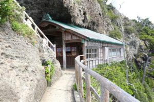 石室神社