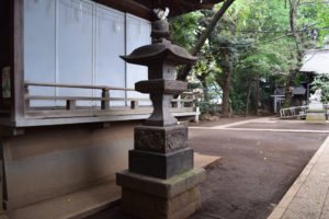 神明氷川神社 燈籠