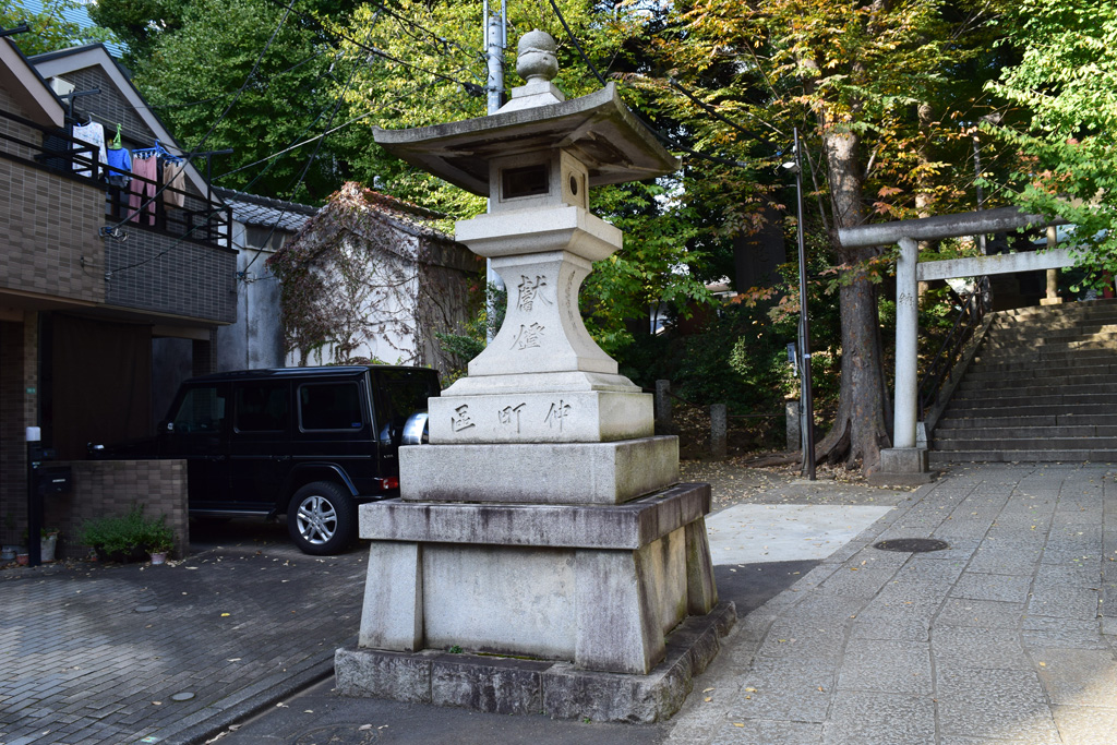 東中野氷川神社 灯籠