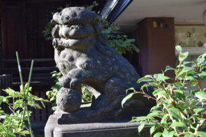 新井北野神社 拝殿前 狛犬右