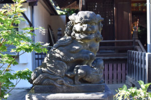 新井北野神社 拝殿前 狛犬左