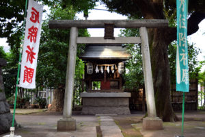 上高田氷川神社 境内神社